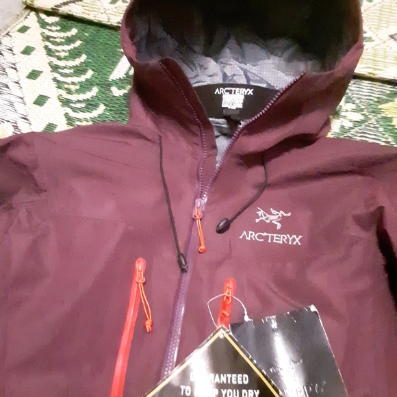 Arc'teryx Alpha SV Jacket - Picture 5 of 5